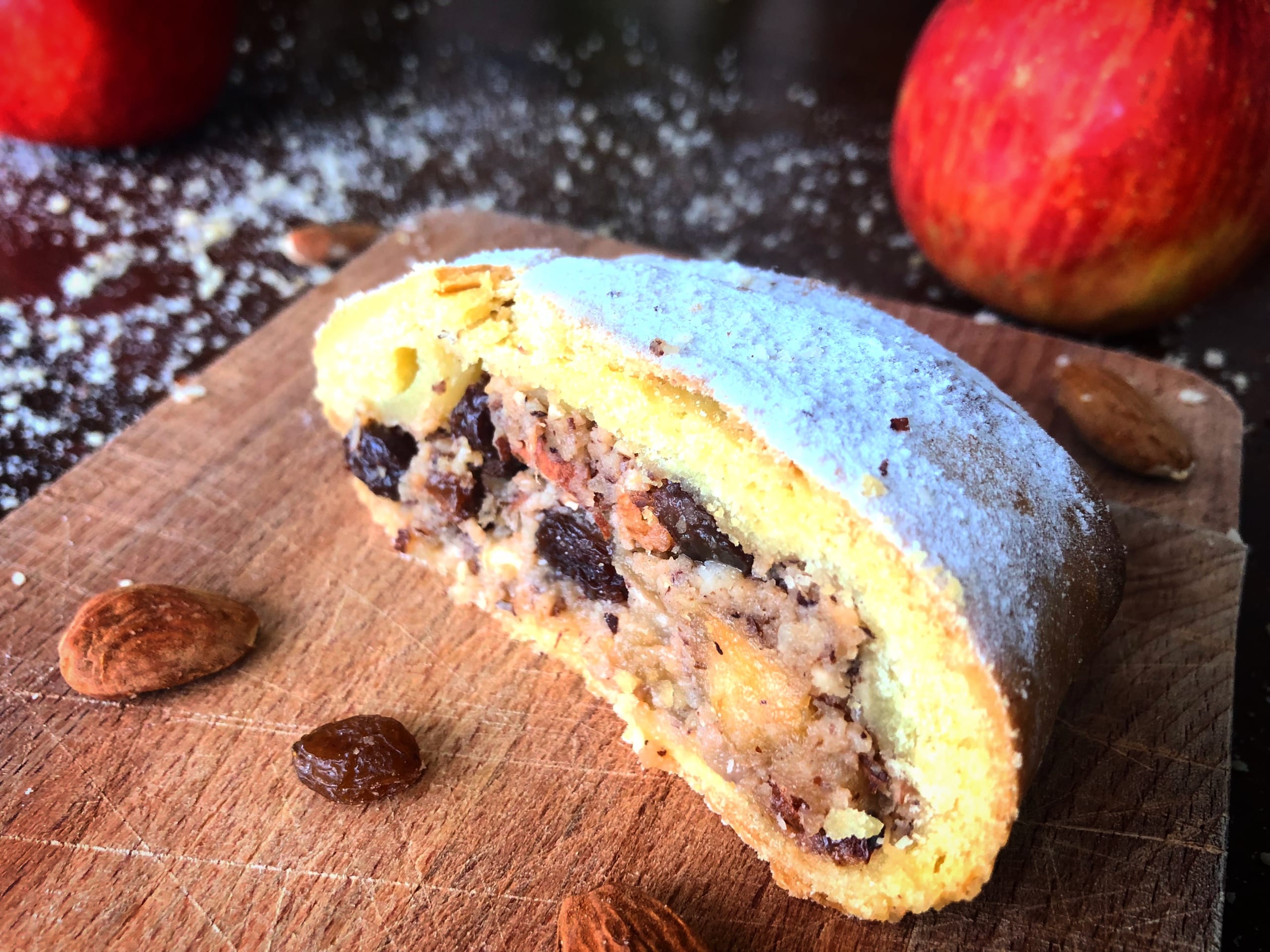 Al momento stai visualizzando STRUDEL DI MELE E MANDORLE VEGANO