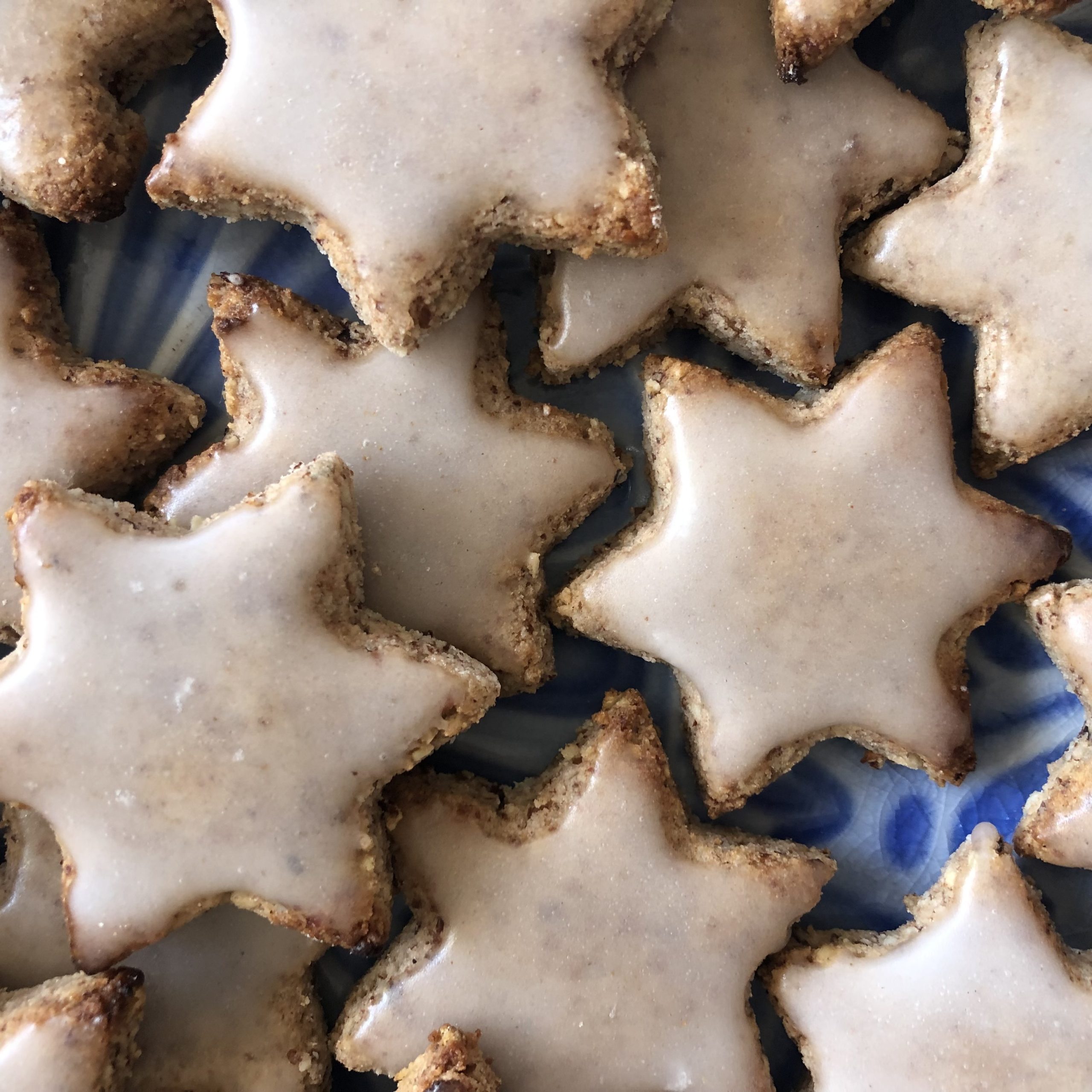 Scopri di più sull'articolo BISCOTTI STELLINE DI CANNELLA VEGANI